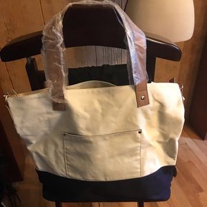 Beautiful Merona tote bag.